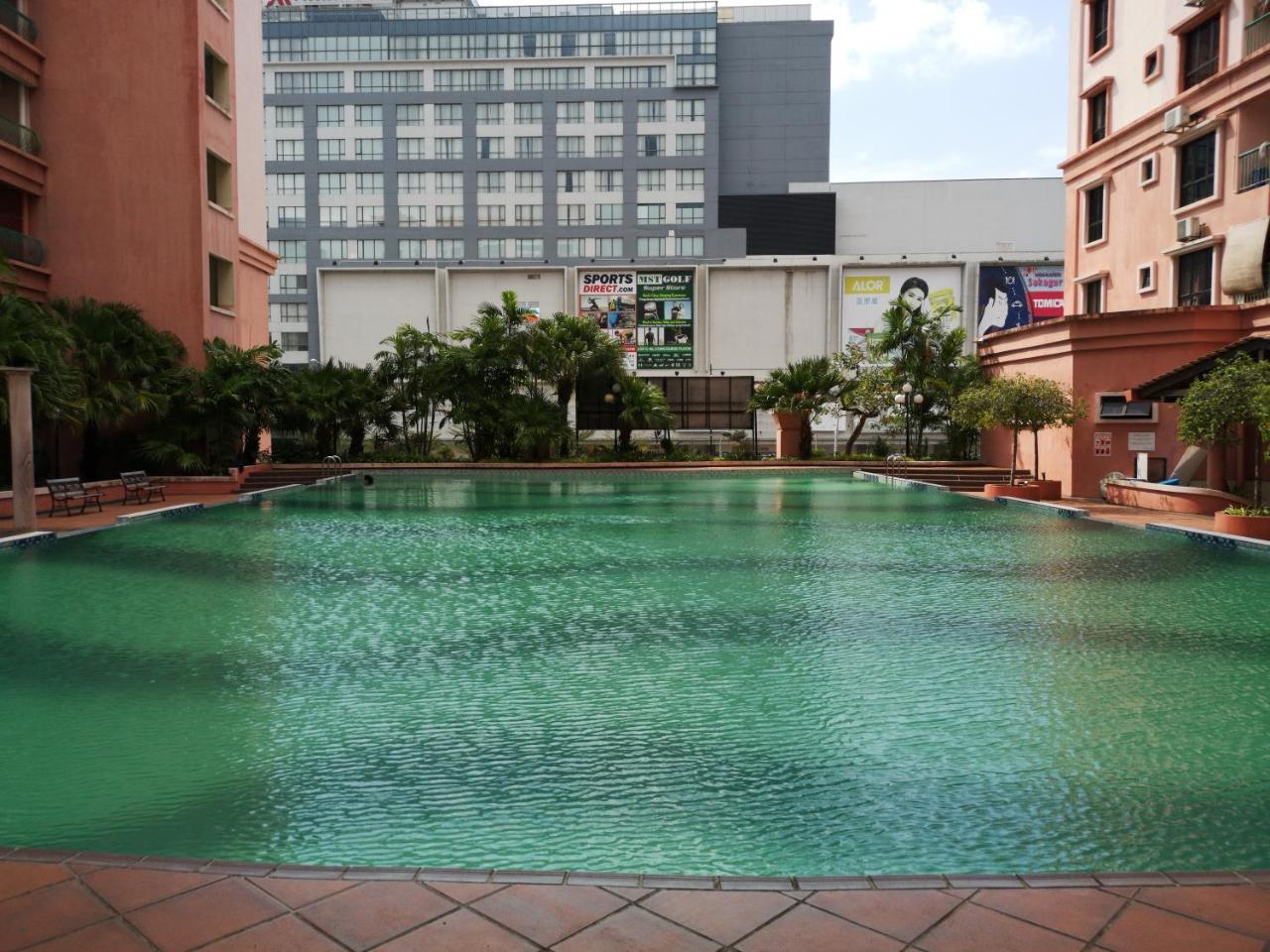 Marina Court Luxury Penthouse Aparthotel Kota Kinabalu Buitenkant foto