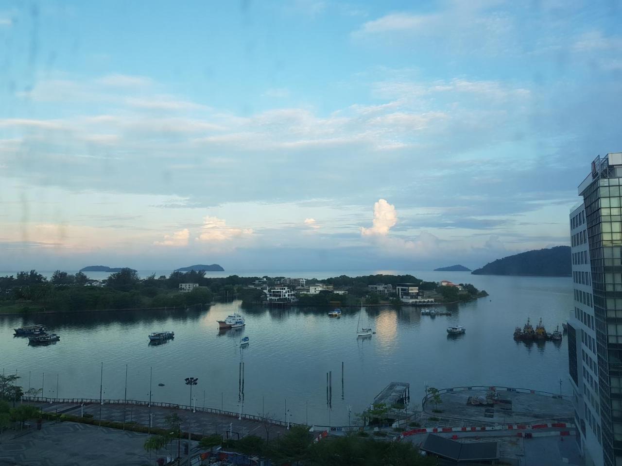 Marina Court Luxury Penthouse Aparthotel Kota Kinabalu Buitenkant foto