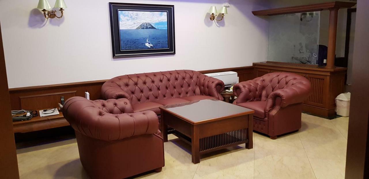 Marina Court Luxury Penthouse Aparthotel Kota Kinabalu Buitenkant foto