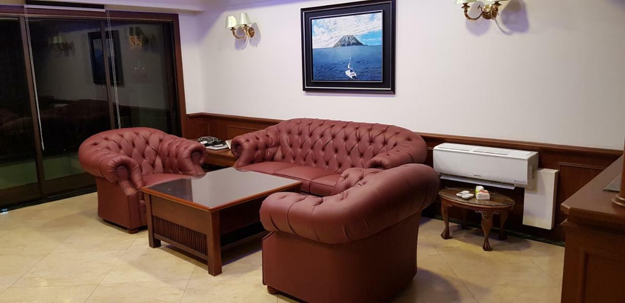 Marina Court Luxury Penthouse Aparthotel Kota Kinabalu Buitenkant foto